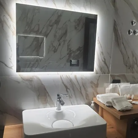 Luxury House 4*